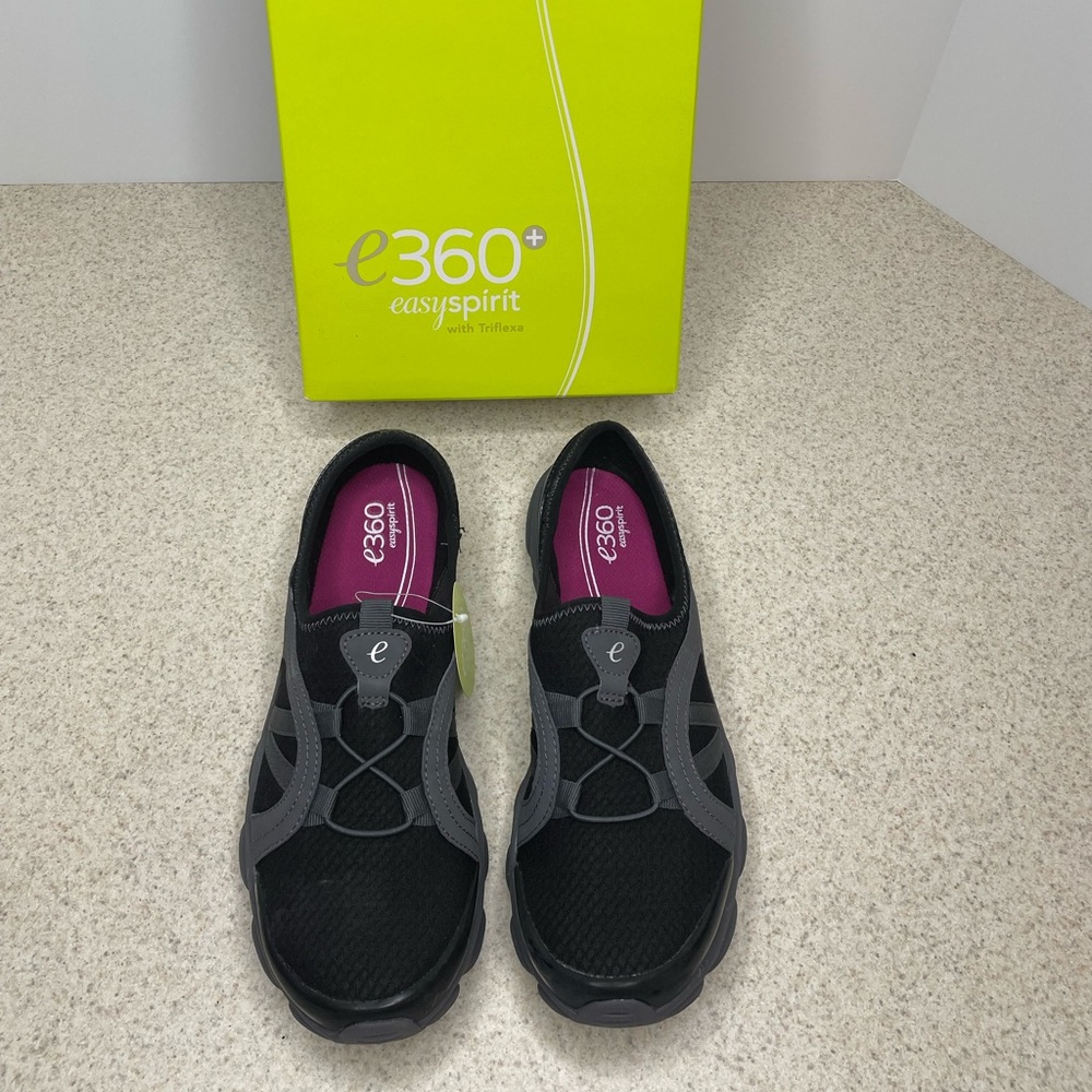 NWT Easy Spirit Black Slip On Athletic Shoes Sz 8.5M